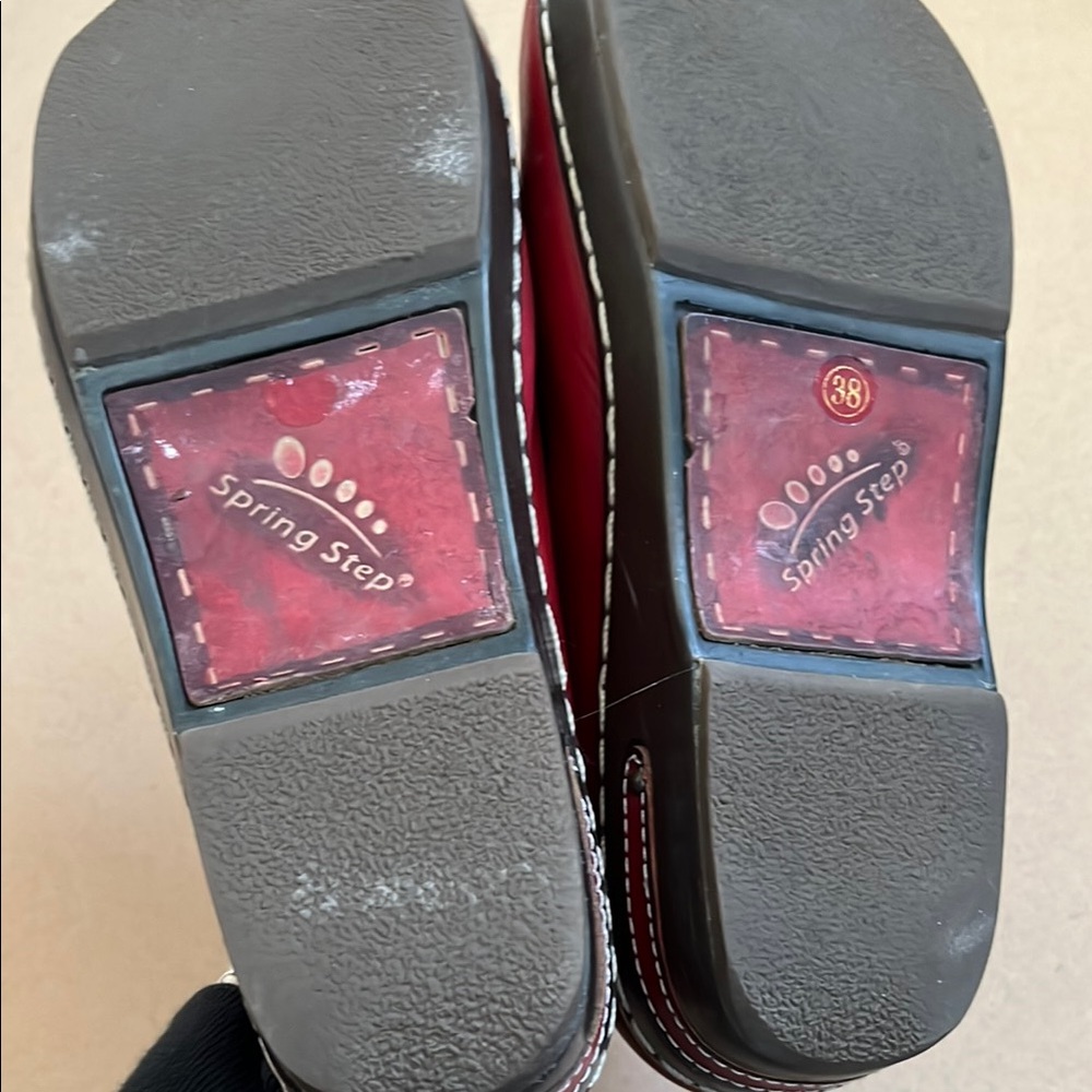 Spring Step Red Slip-On Clogs - Picture 3 of 5